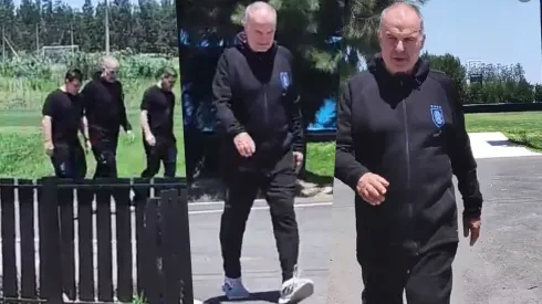 Marcelo Bielsa salió a tomarse fotos con los hinchas de la Celeste.