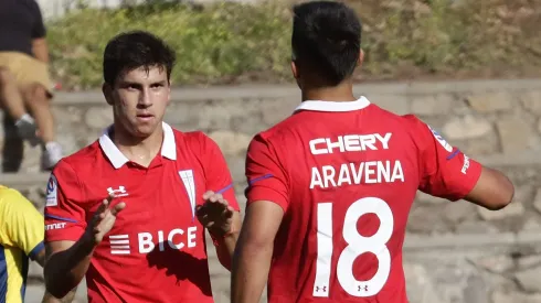 Gonzalo Tapia y Alexander Aravena estarán juntos en la oncena de la UC ante Huachipato. 
