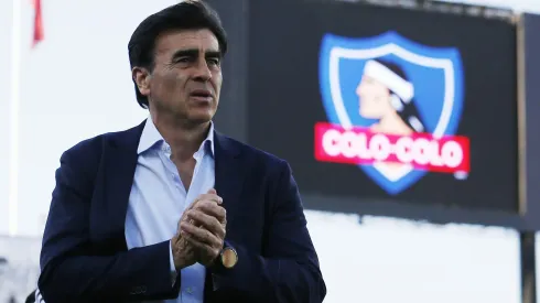 Gustavo Quinteros puede estar viviendo sus últimos días al mando de Colo Colo ante interés de Chile.
