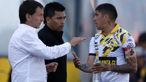 Rubén Farfán salió muy molesto en el partido que Coquimbo le ganó a la U. de Chile.