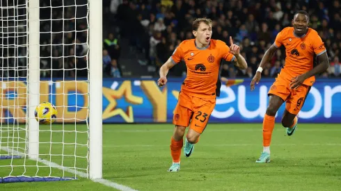Nicolò Barella marcó uno de los tres goles con los que Inter aplastó a Napoli. Alexis se quedó en la banca.
