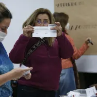 ¿Saliste vocal de mesa? Revisa si puedes excusarte en el Servel