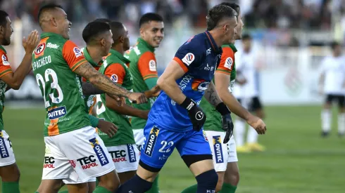 Leandro Requena celebra el gol que le anotó a Colo Colo de un arco al otro.