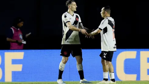 Gary Medel sufrió una lesión muscular que lo marginó de un partido clave en el Vasco da Gama.