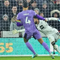 Liverpool le respira en la nuca al Arsenal gracias golazo de Van Dijk en triunfo sobre Sheffield