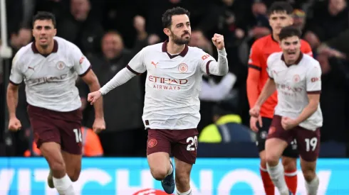 Bernardo Silva abrió la ruta de la remontada del City ante Luton.