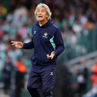 \'Pellegrini arruinó a mi familia\' y \'ridículo histórico\': hinchas del Betis arremeten contra el DT