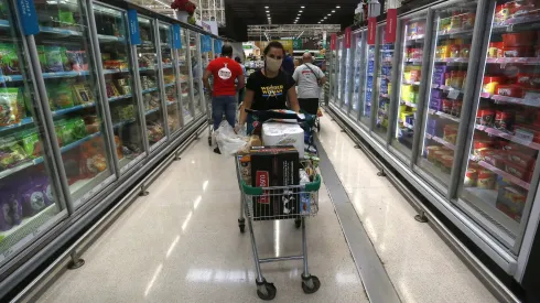 ¿Cierran más temprano hoy? Este es el horario de cada supermercado.