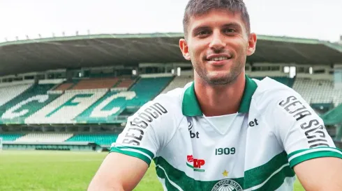Kuscevic huye del descendido Coritiba y se acerca al Vasco de Gary