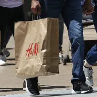 Última semana antes de Navidad: Estos son los horarios de los Mall Plaza y Costanera Center