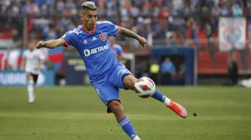 Leandro Fernández se ha ganado un espacio en el corazón del hincha de Universidad de Chile. | Foto: Felipe Zanca / Photosport