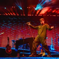 Pablo Alborán conquista al público con su sencillez y exploración del amor