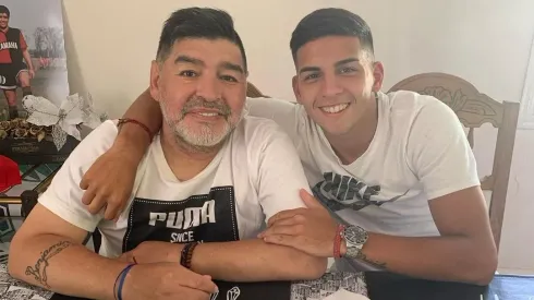 Hernán López Muñoz junto a Diego Armando Maradona, su tío abuelo. ¡Hoy brilla en Godoy Cruz de Mendoza!