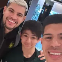 Seleccionado de Brasil comparte con Esteban Pavez en Londres: 'Feliz por el reencuentro, amigo'