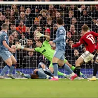Dibu Martínez se come épica remontada del Manchester United ante Aston Villa en el Boxing Day