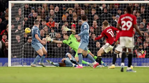 Manchester United caía por 0 a 2 pero logró dar vuelta el marcador y ganar por 3 a 2 ante Aston Villa.