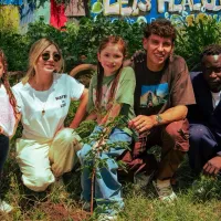 La generosa Navidad de Igor Lichnovsky: Llevó fútbol y agua a niños en Kenia