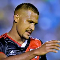 Salomón Rondón se vuelve meme por estar solito en un rincón en selfie de campeón en River Plate