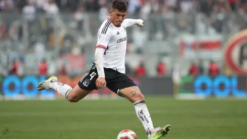 Saldivia es tentado por Vélez de Quinteros para dejar Colo Colo