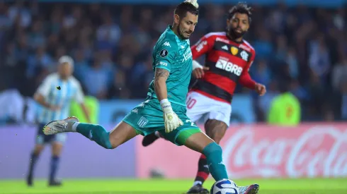 El portero tiene contrato con Racing hasta 2025.