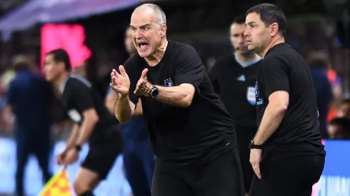 Marcelo Bielsa no podrá contar con dos jugadores de Uruguay que militan en Europa durante el Preolímpico.