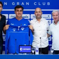 ¿Se lleva jugadores? El aviso de Gustavo Quinteros a Colo Colo en su llegada a Vélez