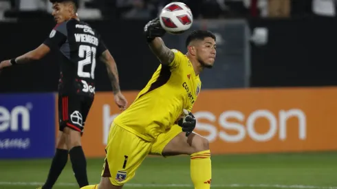 Brayan Cortés comienza a despedirse de Colo Colo para ir al Vélez de Gustavo Quinteros.