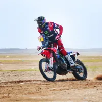 Pablo Quintanilla gana la 5° etapa del Dakar 2024: Cornejo pierde liderato en motos