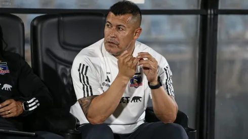 Jorge Almirón debutó al mando de Colo Colo con un triunfo por penales.