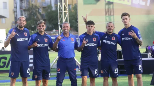 La U suma nuevo entrenador y muchos refuerzos