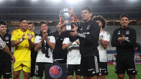 Colo Colo venció a Nacional y se quedó con el trofeo entregado a cada equipo victorioso en la Serie Río de La Plata.