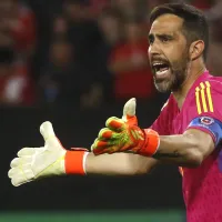 Claudio Bravo le pega a la Roja Sub 23 de Córdova tras la derrota ante Perú: \'No se trata de...\'