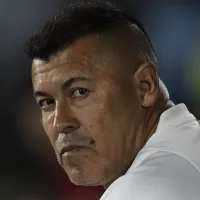 Jorge Almirón decide cortar a delantero de Colo Colo: es uno de los sueldos más altos