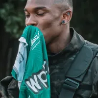 Fabián Castillo se olvida de Colo Colo: es presentado como paracaidista en Colombia