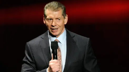 Vince Mcmahon se encuentra en el ojo del huracán tras denuncia de Wall Street Journal.