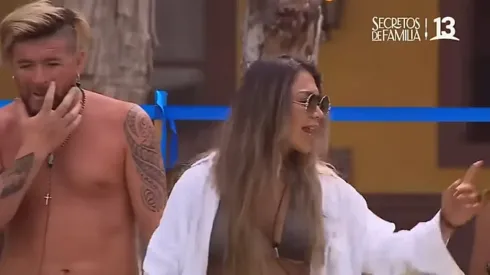 Chama enfadada con Miguelito.