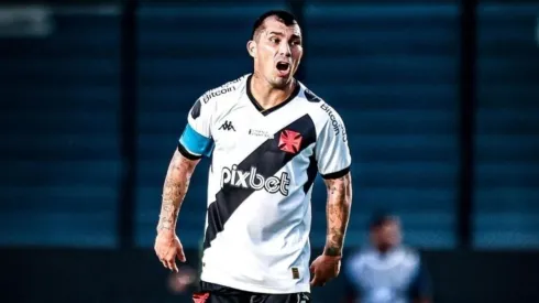 Una falta infantil de Medel propició el empate del Bangu ante Vasco da Gama.