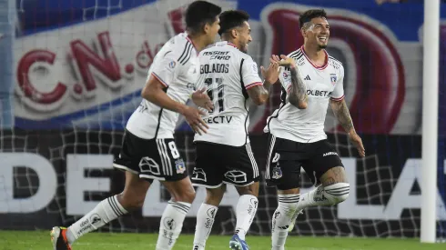 Colo Colo festeja uno de sus goles en la pretemporada