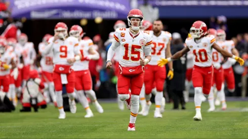 Kansas City Chiefs enfrenta a San Francisco 49ers en el Super Bowl.