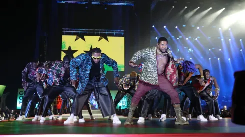 ¿Qué artista se presenta en el medio tiempo del Super Bowl?