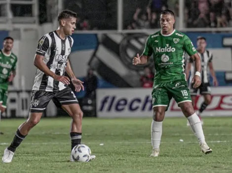 Morales clave en penal insignificante: su club se hunde en Argentina