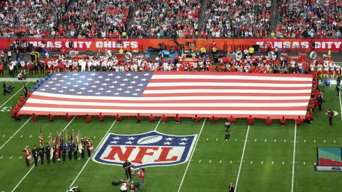 ¿Quién cantará el himno nacional?