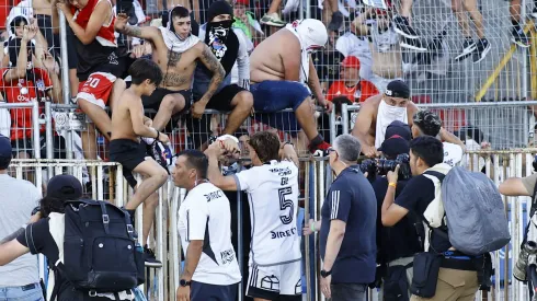 Los jugadores de Colo Colo salieron a pedir calma a sus hinchas y esto quedó registrado en el informe arbitral.