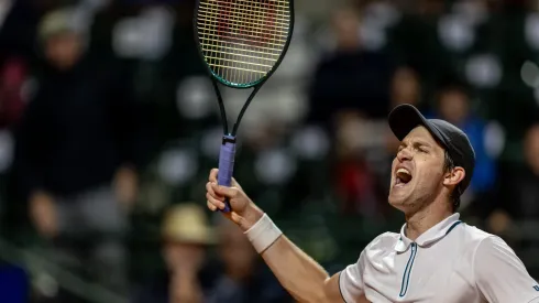 Jarry celebra su épica victoria ante Wawrinka