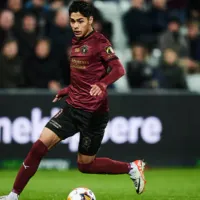 El Midtjylland de Darío Osorio vive una farra: pierde la punta ante el Brondby con un hombre más