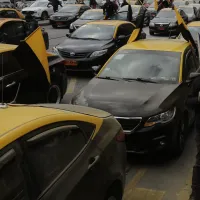 Se suman al paro de micros: Gremio de taxistas se adhieren a la paralización del 'Súper Lunes'