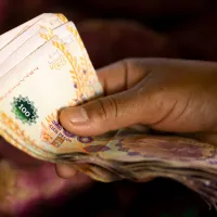 ¿A cuánto está el peso argentino? Cómo afectan a los chilenos los cambios en su economía