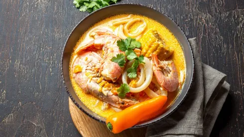 Chupe de camarones peruano