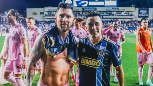 Joaquín Torres se fotografió junto a Lionel Messi. El zurdo fue presentado en la UC y usará el número "7".