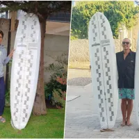 Así se fabrican tablas de surf en base a basura recogida en playas de Chile